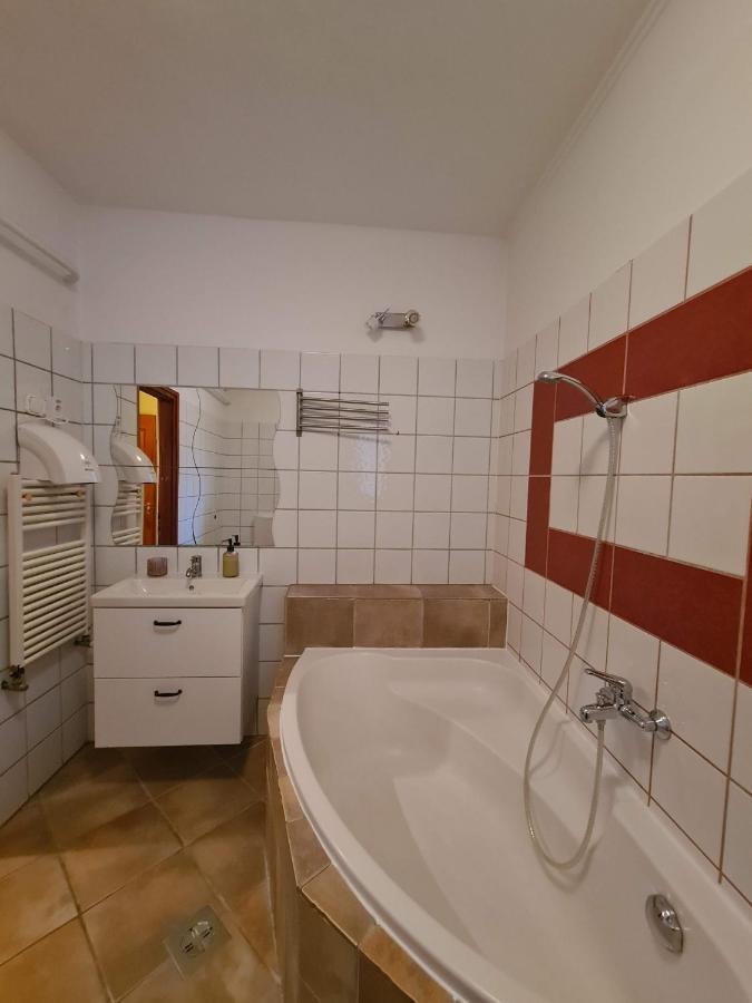 Palantir Panzio Bed and Breakfast Miskolc Exteriör bild
