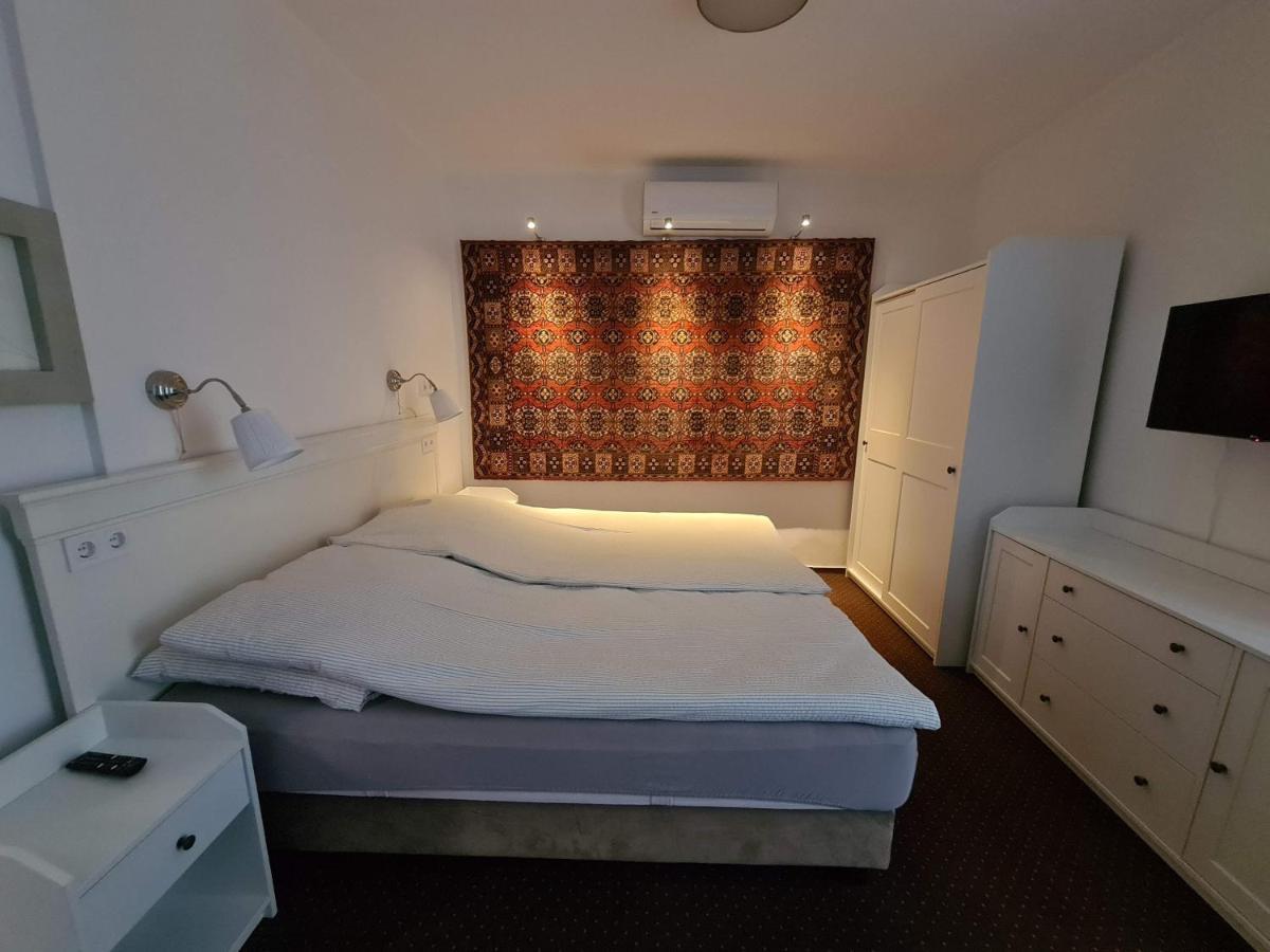 Palantir Panzio Bed and Breakfast Miskolc Exteriör bild